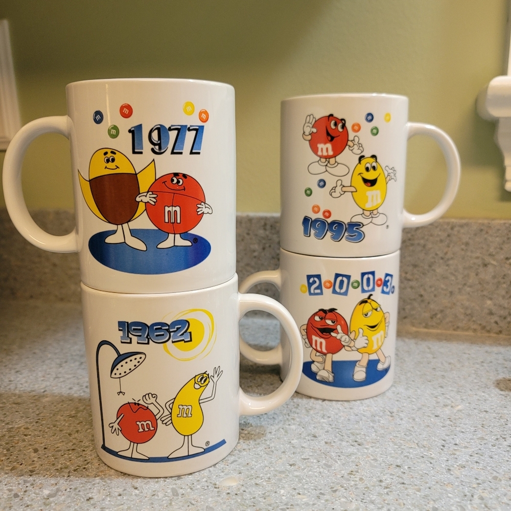 Retro M&M Mars Candy 1962 1977 1995 2003 Galerie Ceramic Coffee Mug Cups (4)